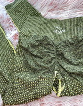 Load image into Gallery viewer, Green / yellow dotted seamless legging