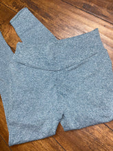 Load image into Gallery viewer, Blue scrunch butt leggings