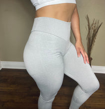 Load image into Gallery viewer, Light grey scrunch butt leggings
