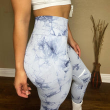 Load image into Gallery viewer, Blue tie dye seamless leggings
